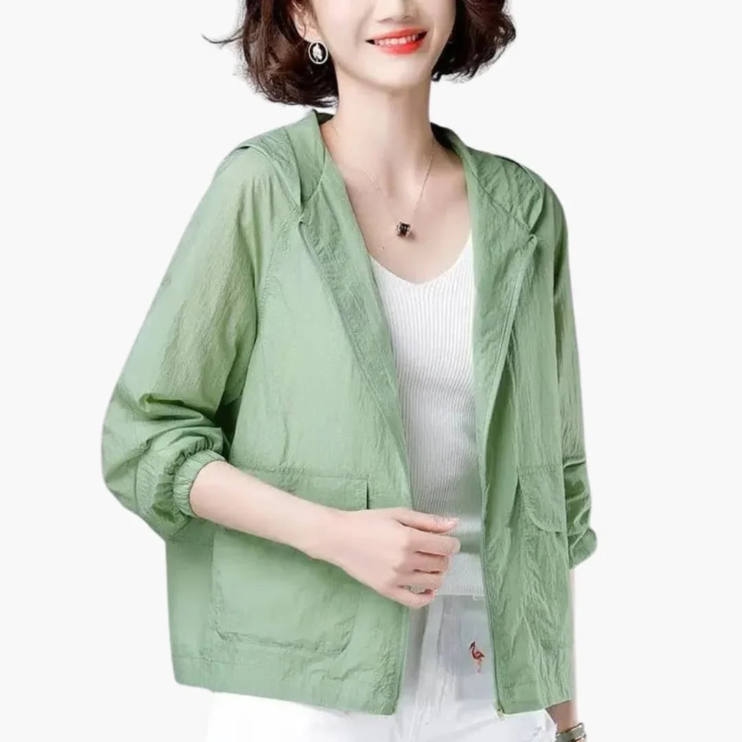 Women's Hooded Rain Jacket for Everyday and Casual Wear