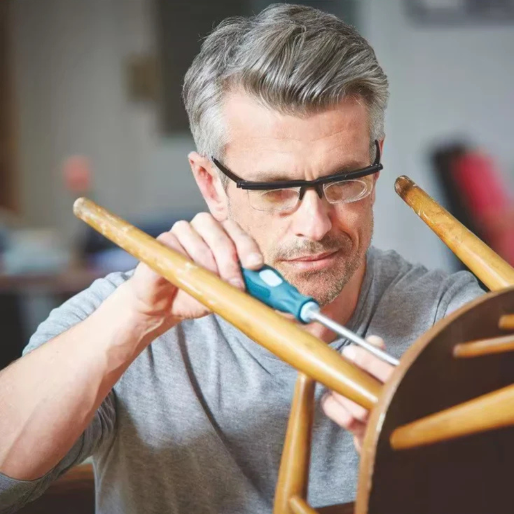 Adjustable Glasses with Self-Adjusting Lenses