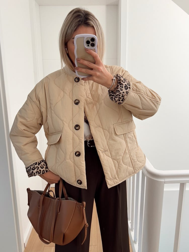 Elegant Leopard-Lined Jacket - Chic and Modern