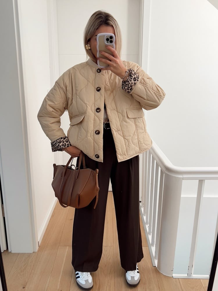 Elegant Leopard-Lined Jacket - Chic and Modern