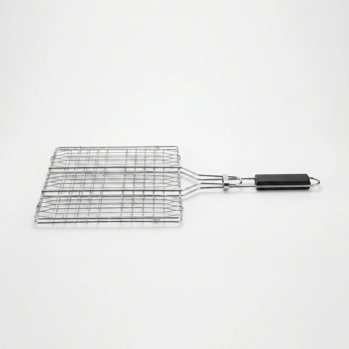 Hinged Outdoor Grilling Basket for Easy Flipping