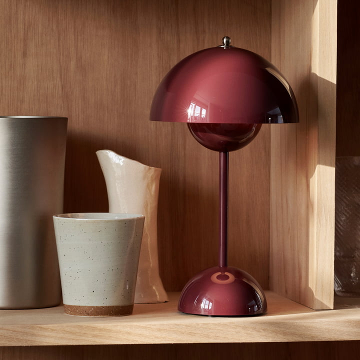 LED Table Lamp for an Atmospheric Interior