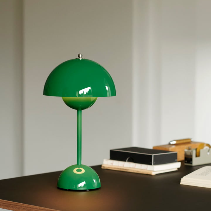 LED Table Lamp for an Atmospheric Interior