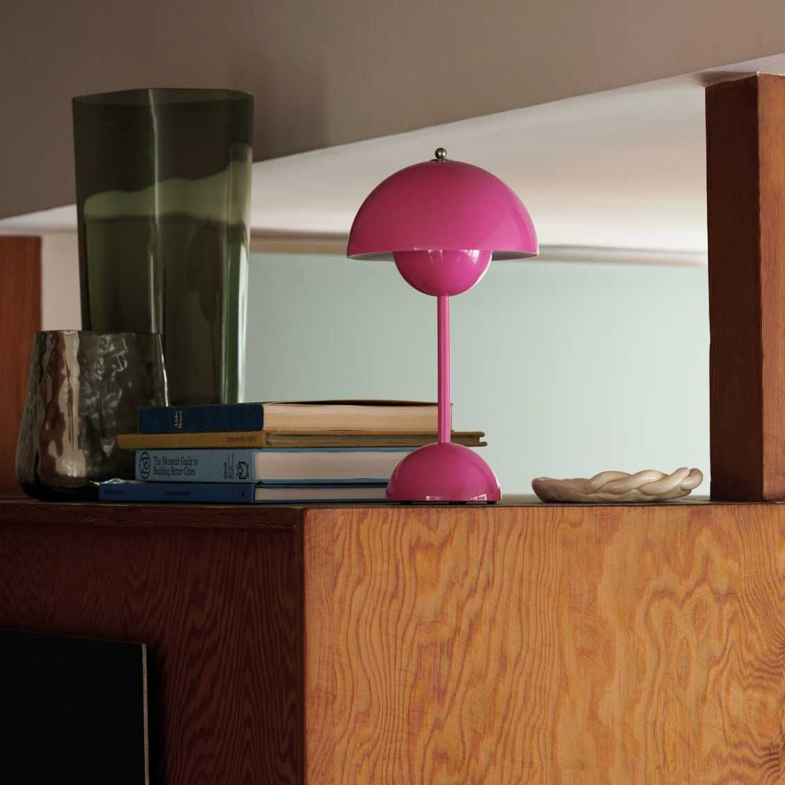 LED Table Lamp for an Atmospheric Interior