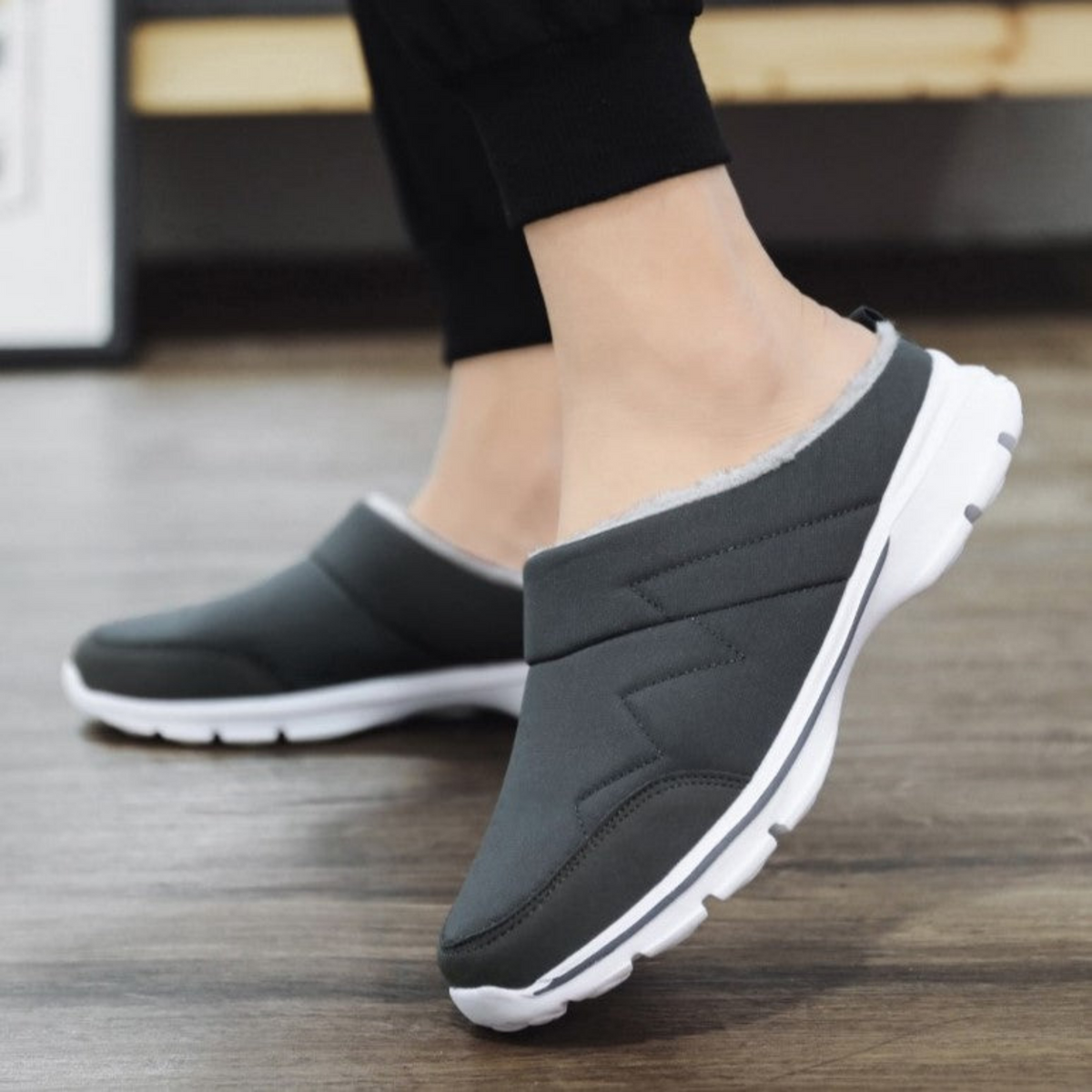 Men's Orthopedic Slippers with Sturdy Non-Slip Sole for Comfort
