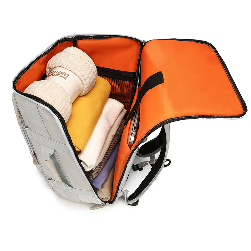 Multifunctional Travel Bag with Ergonomic Carrying Handles and Innovative Compartment System