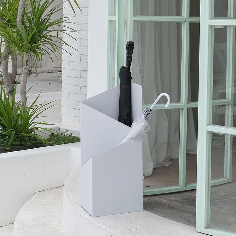 Nordic Metal Umbrella Stand with Sleek Modern Design