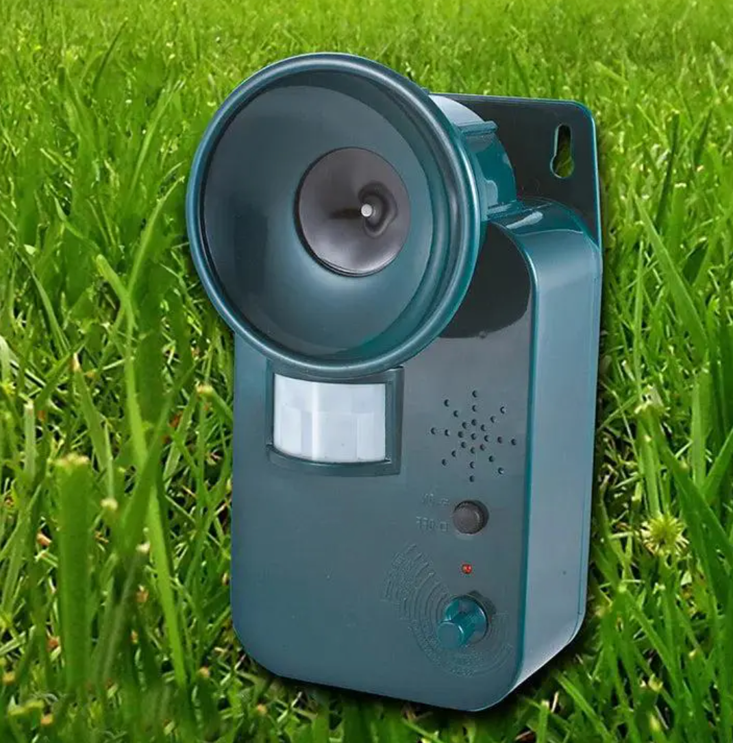 Outdoor Wireless Ultrasonic Pest and Animal Repeller 9V DC