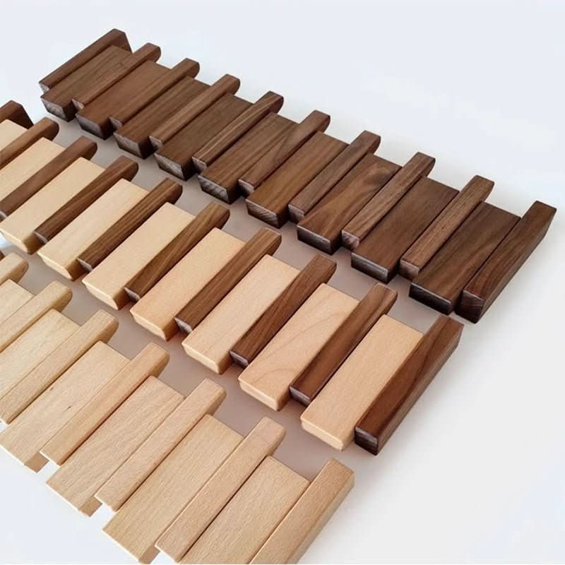 Piano-Style Coat Rack for the Home – Elegant Wall-Mounted Storage