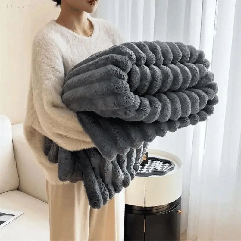 Plush & Cozy Fleece Blanket
