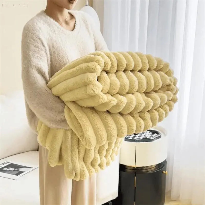 Plush & Cozy Fleece Blanket