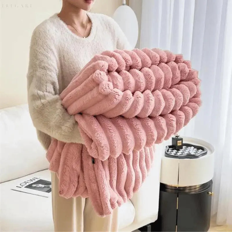 Plush & Cozy Fleece Blanket
