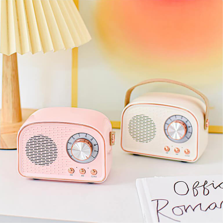 Portable Retro Bluetooth Speaker with High-Quality Sound and Long Battery Life – Compact and Stylish Design