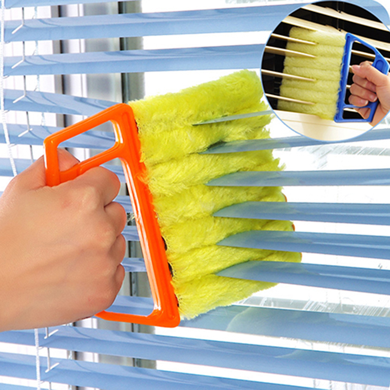 Practical Cleaning Brush for Blinds and Radiators – Flexible and Slim Design for Easy and Effective Dust Removal from Hard-to-Reach Areas