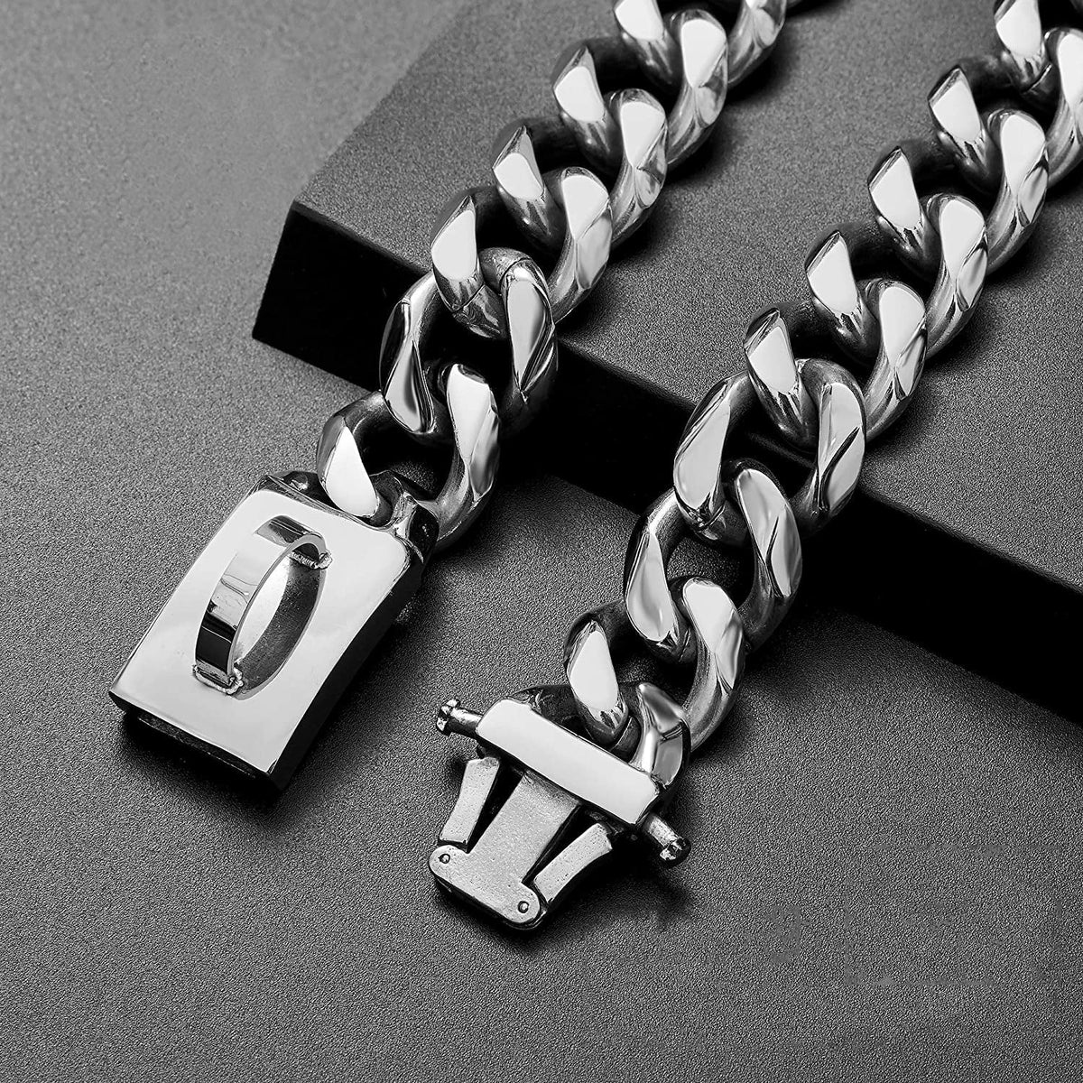 Robust Dog Collar for Medium and Large Breeds