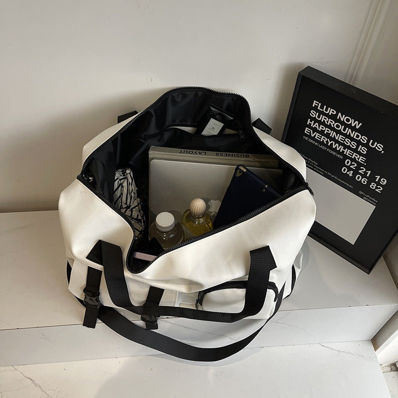Robust Sports and Travel Bag with Versatile Compartment Design