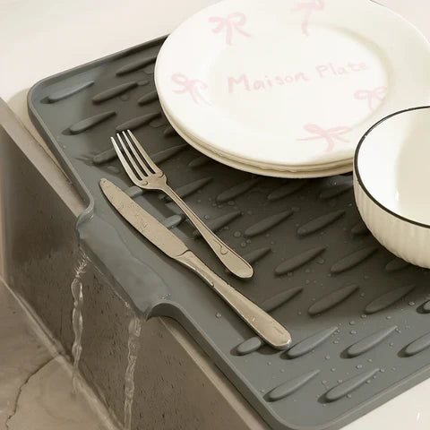 Silicone Drying Mat – Heat Resistant, Non-Slip & Space Saving Design