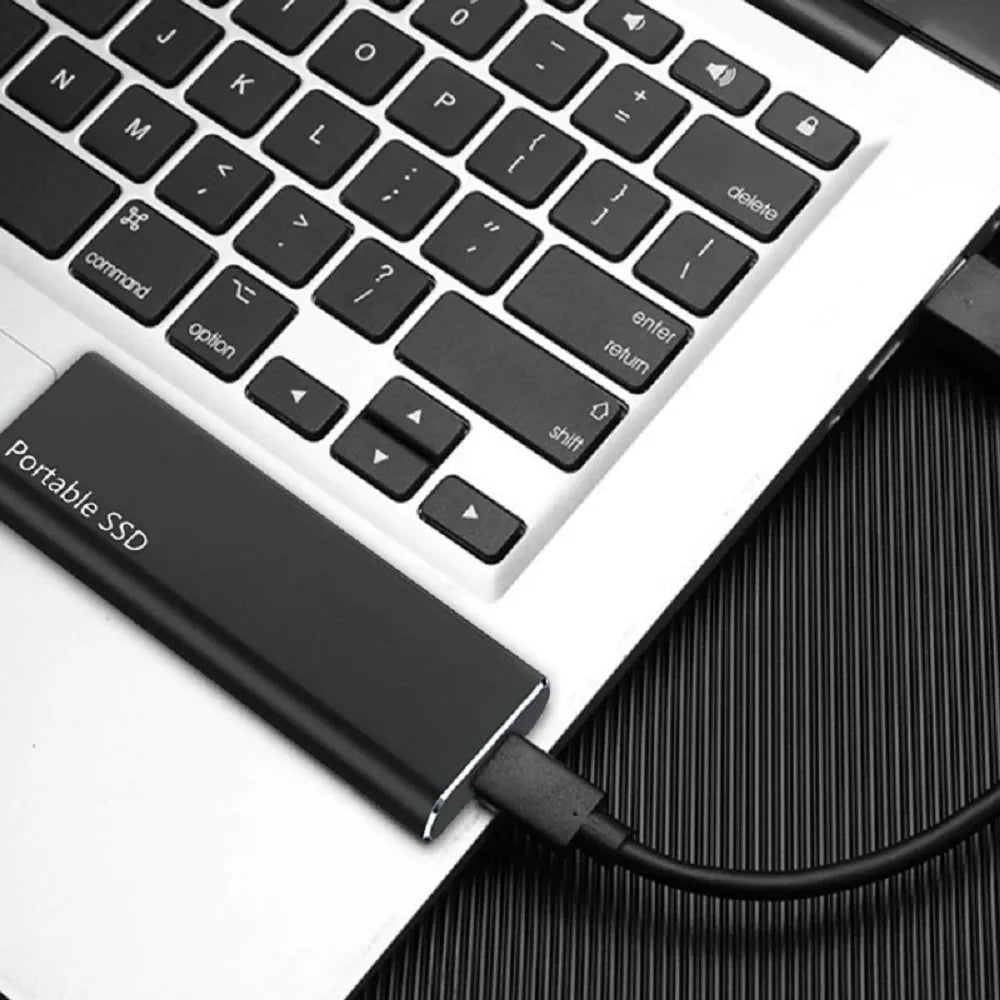Sleek and Fast 4TB SSD – Reliable Data Transfer and Modern Aluminium Design