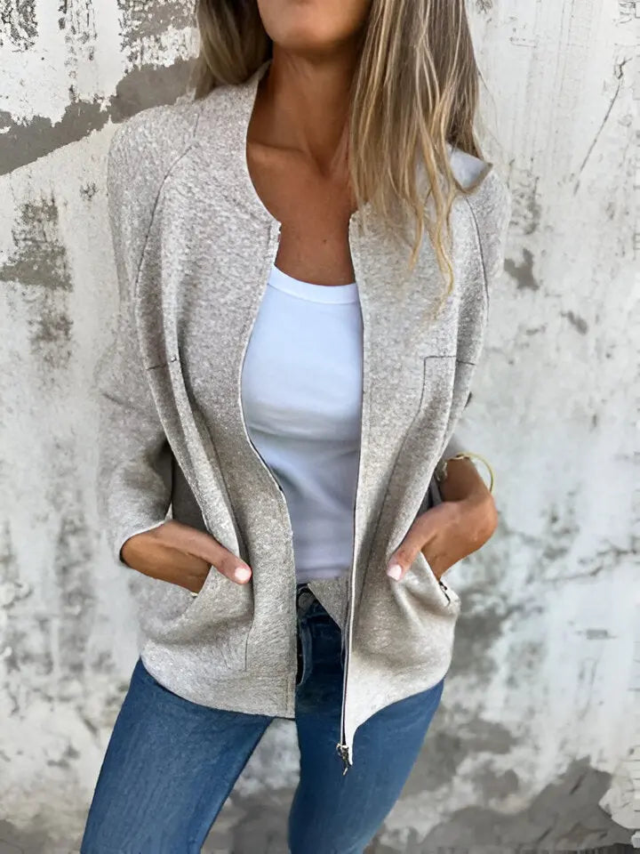 Stylish and Functional Women's Jacket