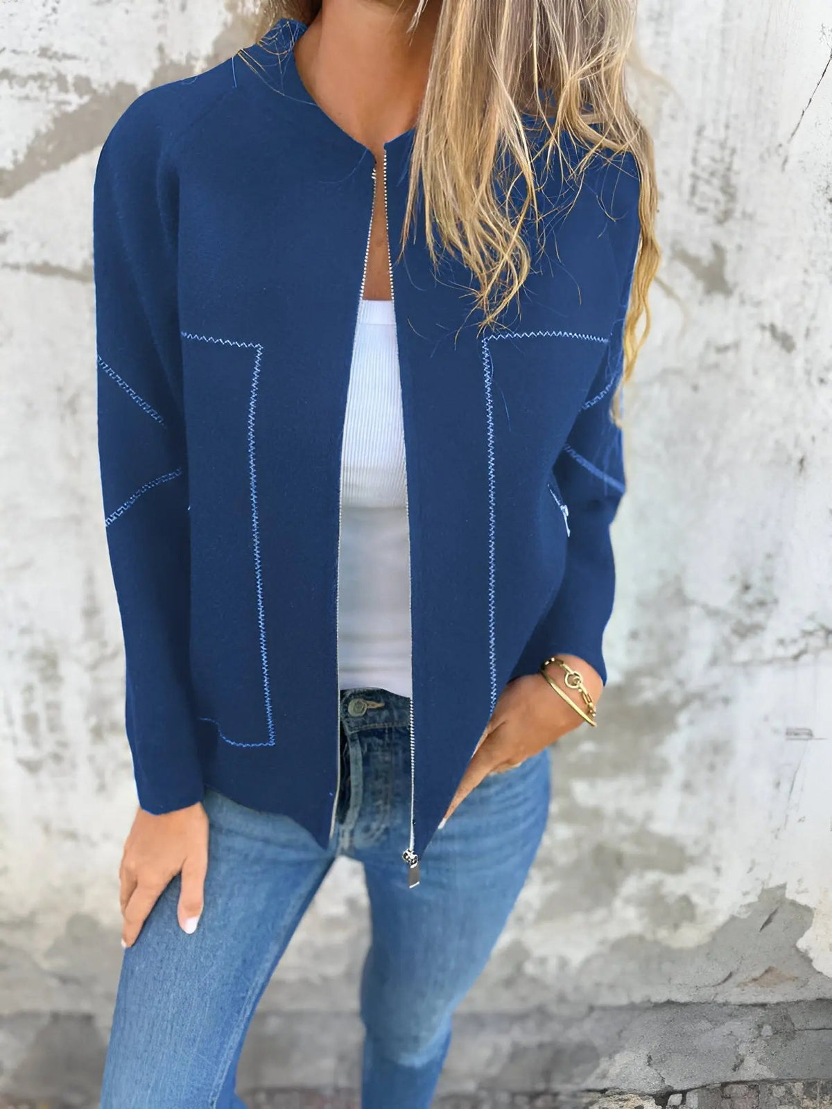 Stylish and Functional Women's Jacket