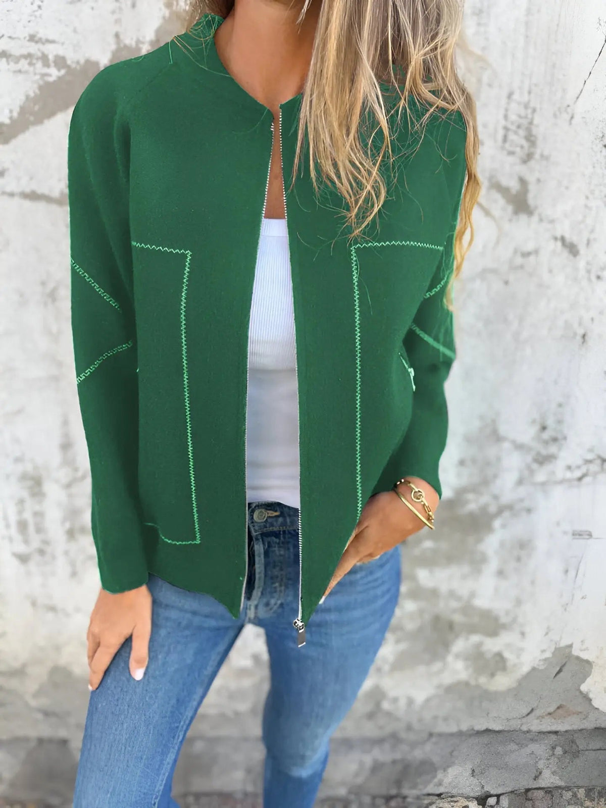 Stylish and Functional Women's Jacket