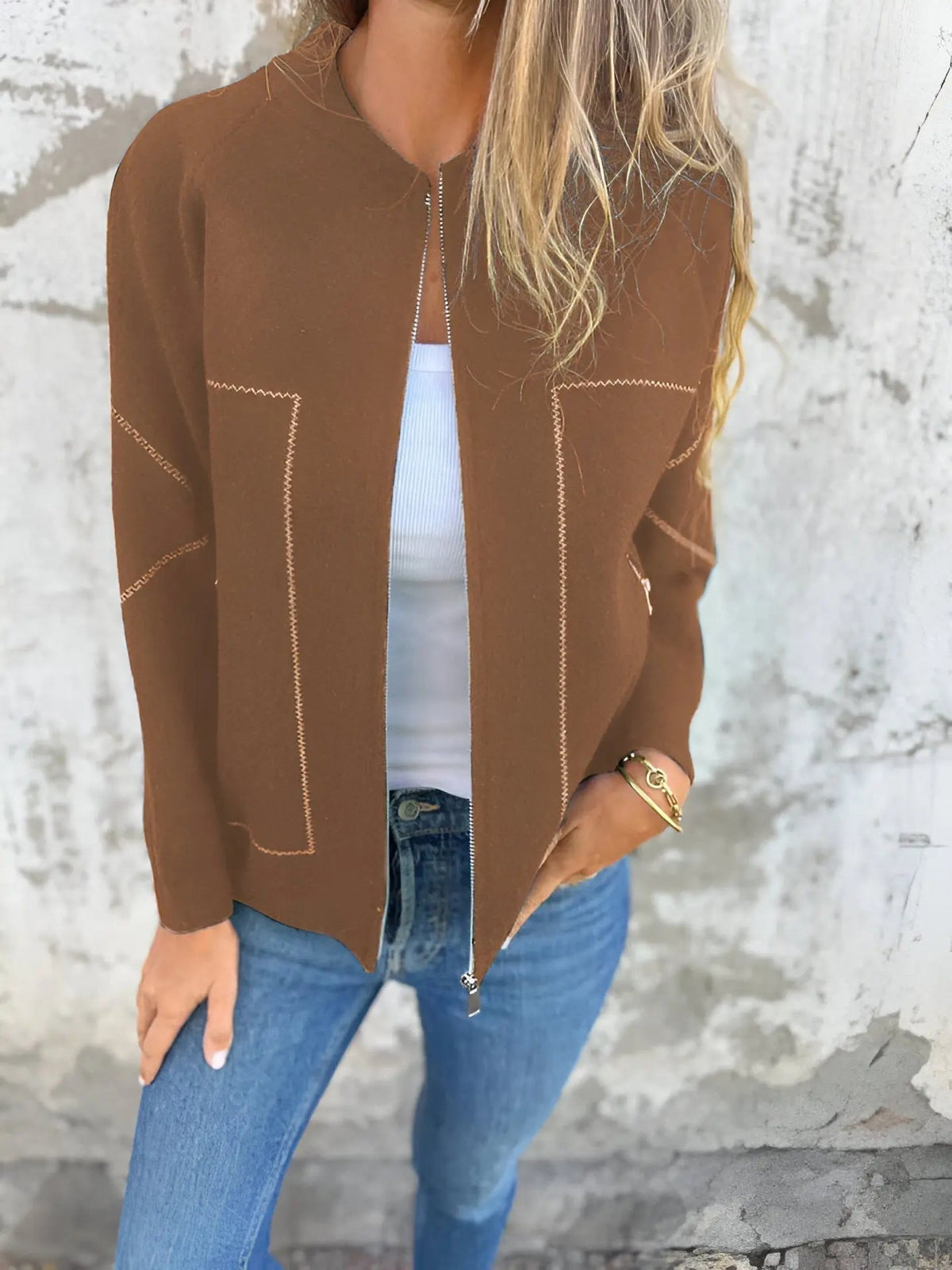 Stylish and Functional Women's Jacket