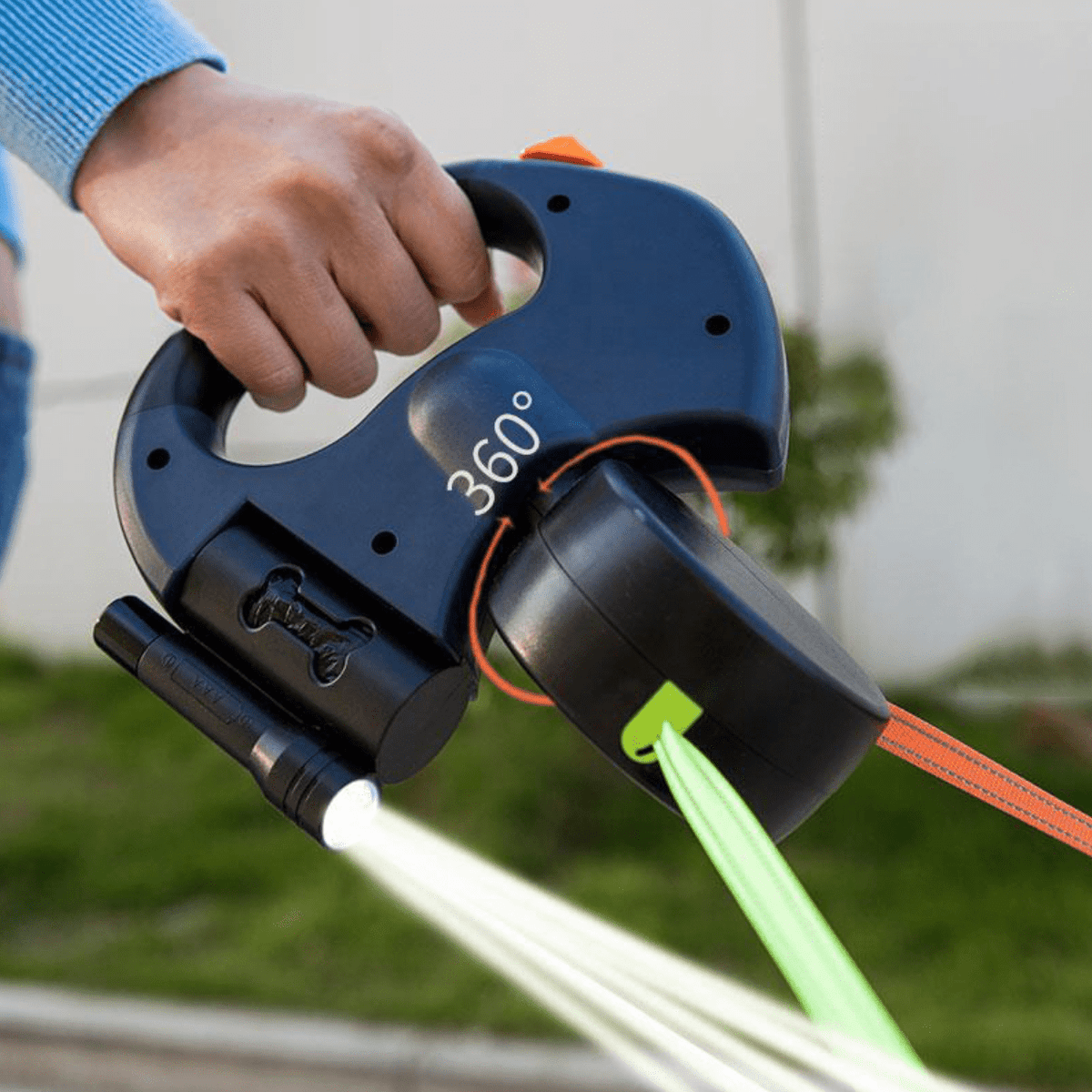 Tangle-Free Dual Dog Leash with Flashlight