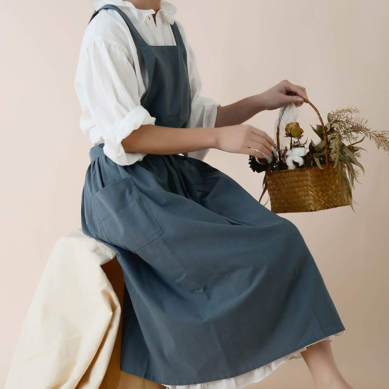 Waterproof Cotton Apron with Practical Pockets
