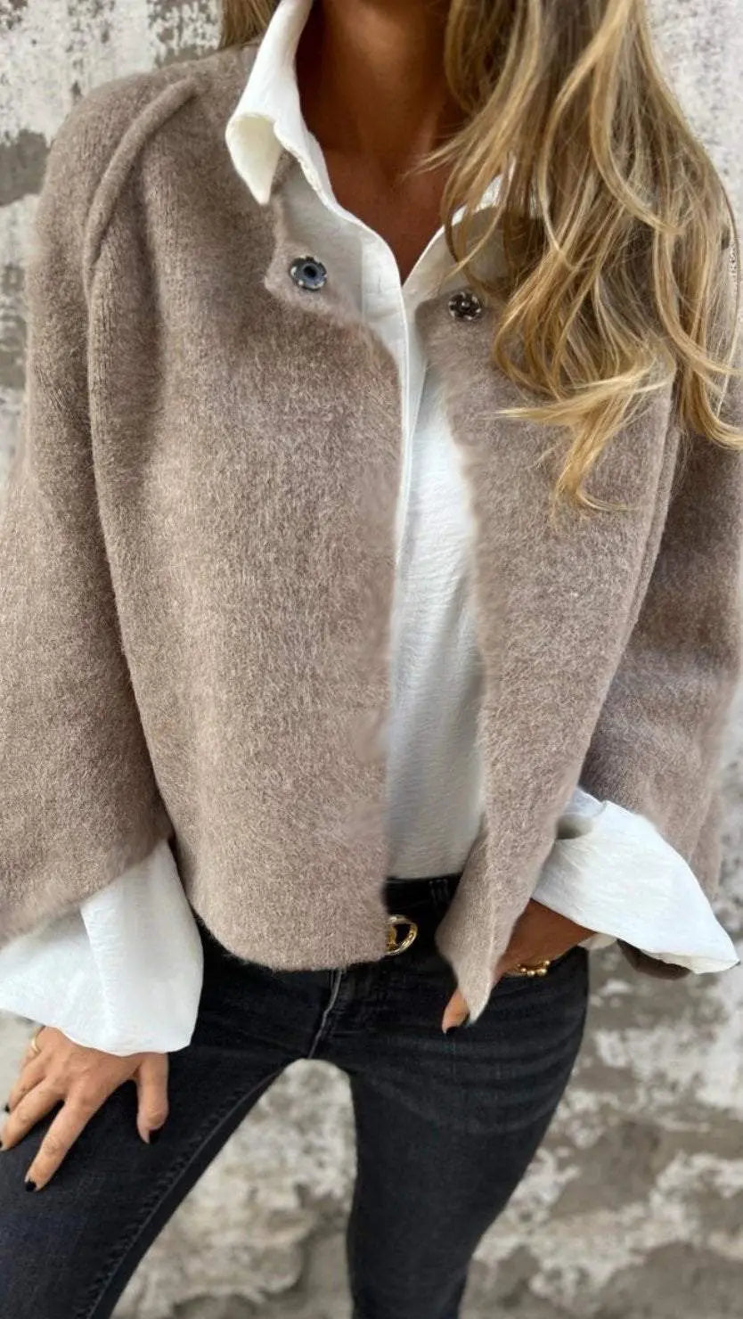 Women's Coat with Round Neckline and Long Sleeves