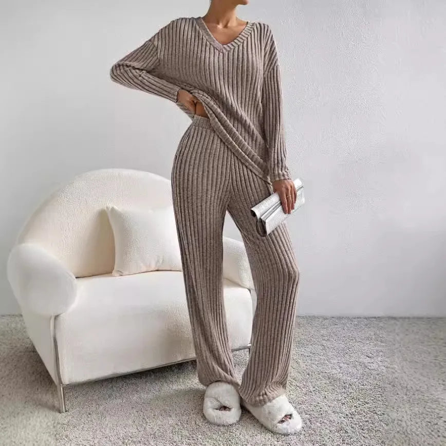 Women's Two-Piece Loungewear Set with Soft Texture and Comfort