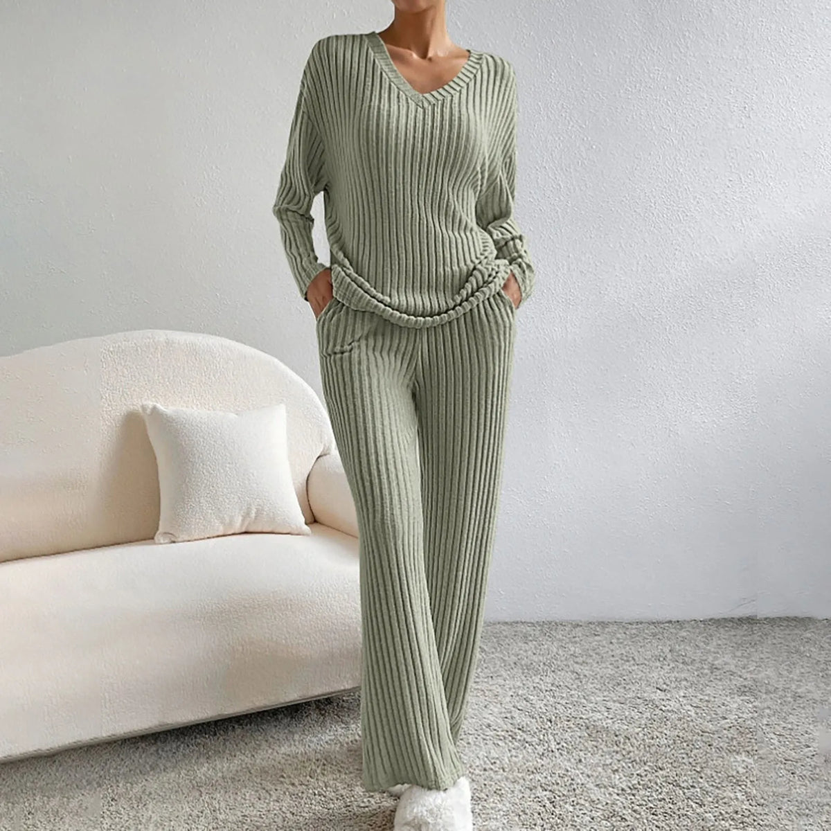 Women's Two-Piece Loungewear Set with Soft Texture and Comfort
