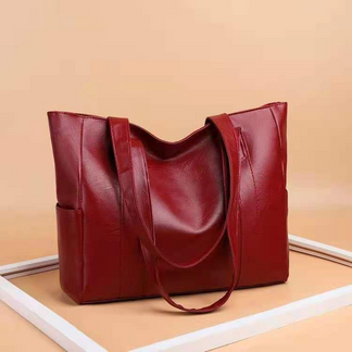 Women's Vintage Shoulder Bag – Classic and Stylish
